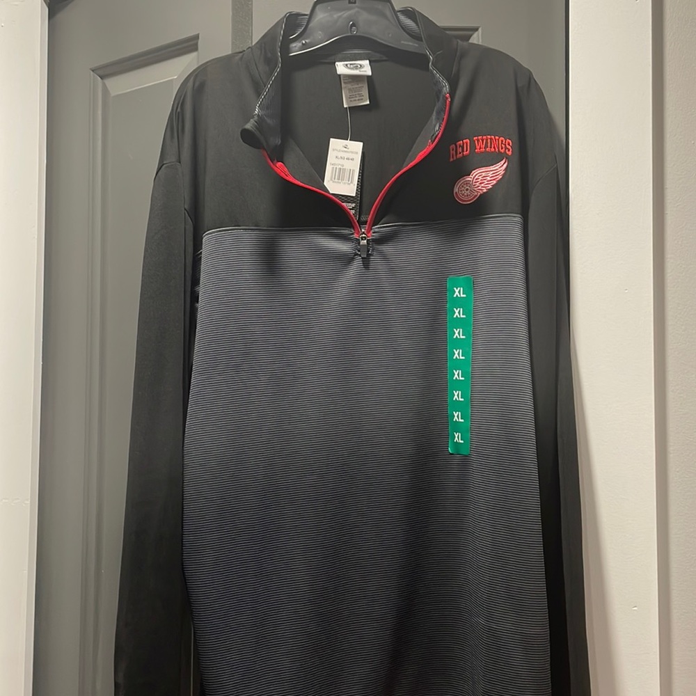 NHL licensed Detroit Red Wings quarter zip